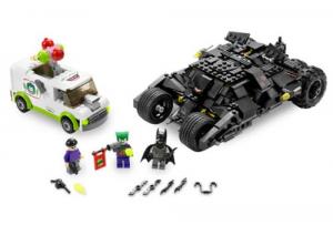 LEGO Batman 7888 The Tumbler: Joker´s Ice Cream Surprise builded