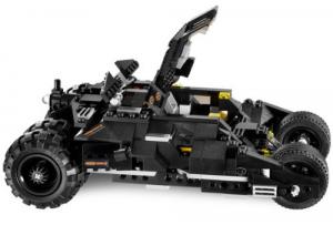 LEGO Batman 7888 The Tumbler: Joker´s Ice Cream Surprise with batmobil