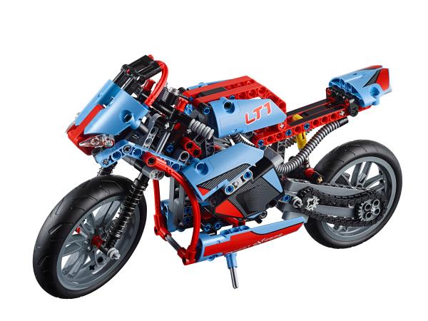 LEGO Technic 42036 Street Motorcycle front view 2